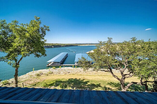 Building Photo - 3404 American Dr