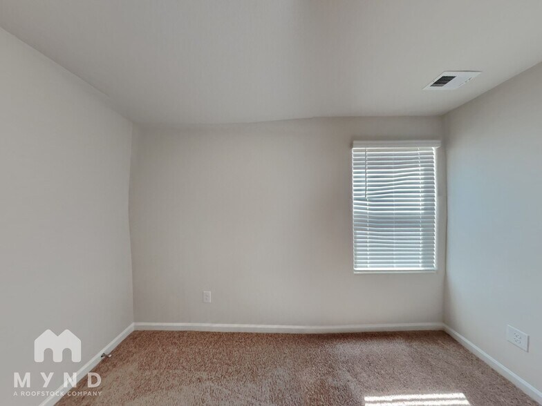 Building Photo - 112 Warwick Dr