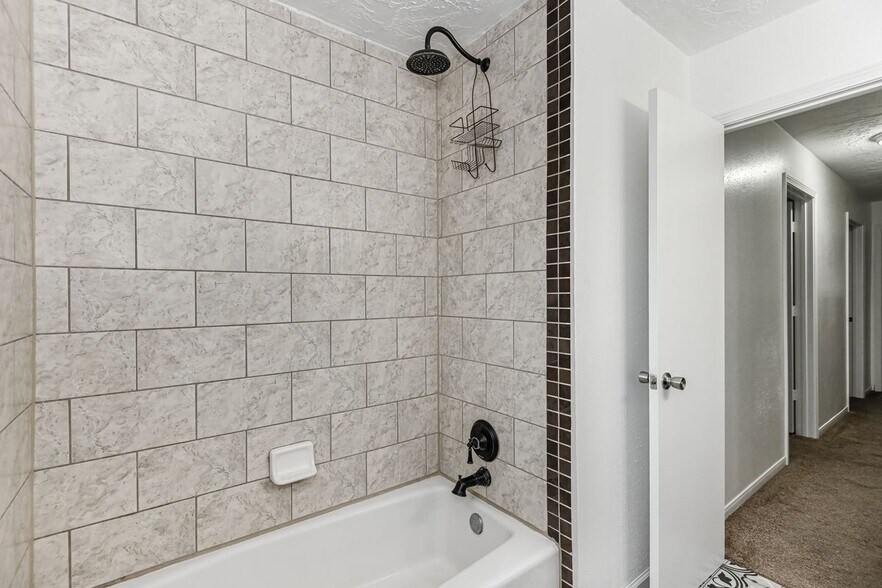 Building Photo - 7923 Dawnridge Dr