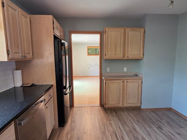Building Photo - 1039 Cobalt St