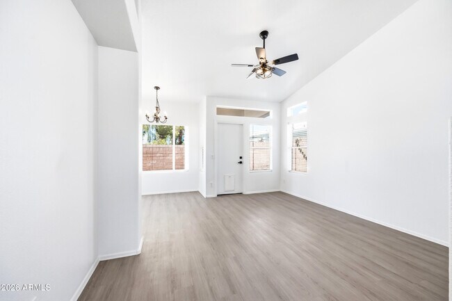 Building Photo - 1540 E San Remo Ave