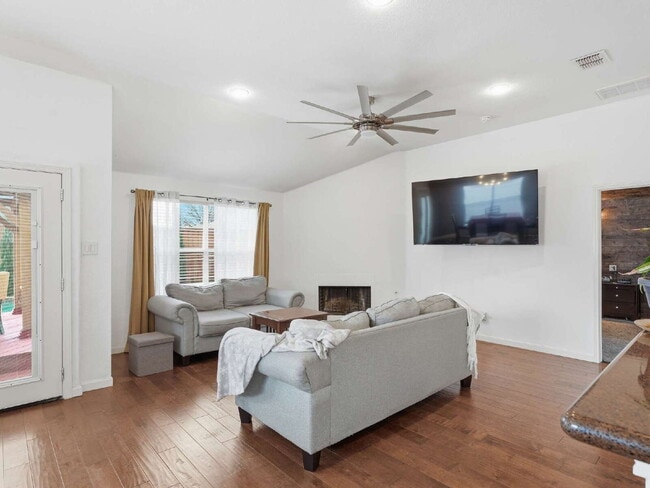 Building Photo - 1039 Wood Brook Dr