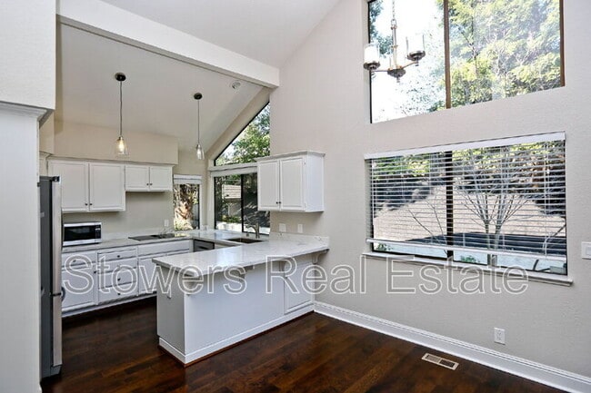 Building Photo - 50 Deer Meadow Ln