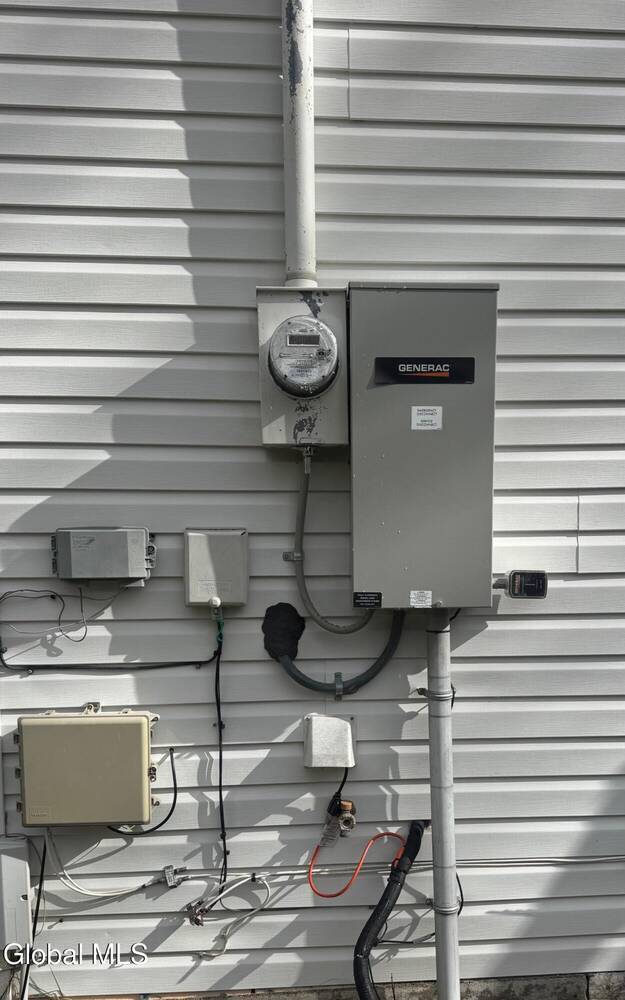 Building Photo - 1412 River Rd