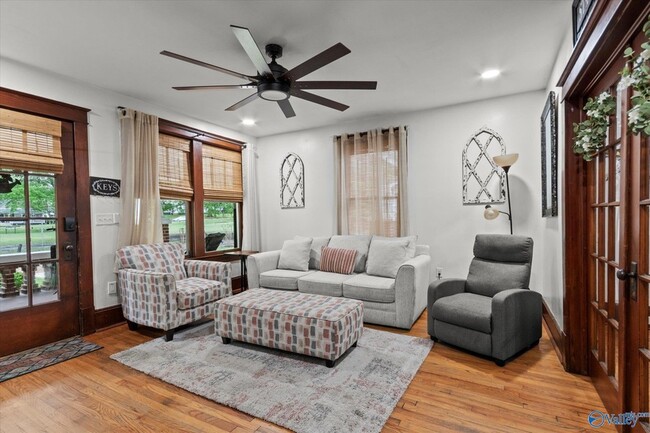 Building Photo - 603 Prospect Dr SE