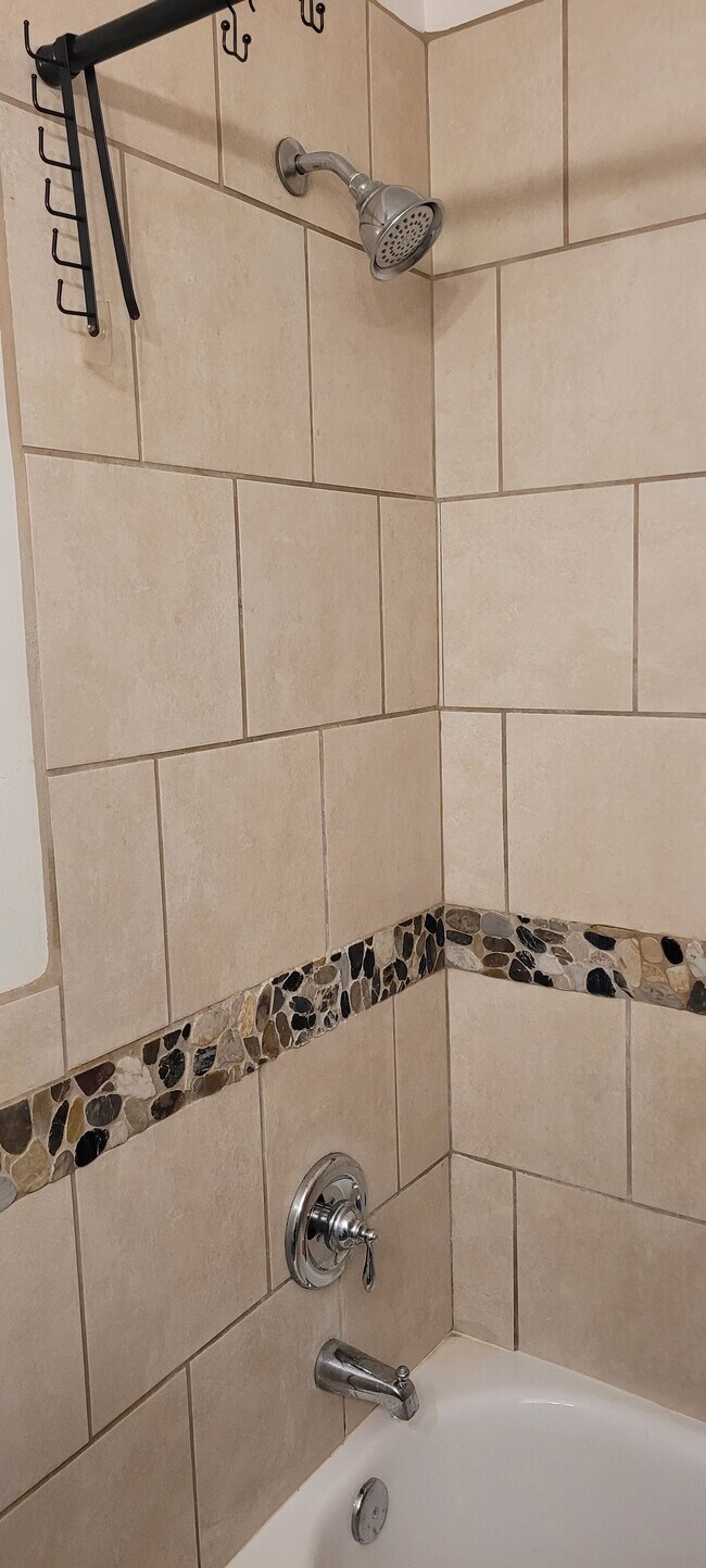 Building Photo - 1248 16th St NE