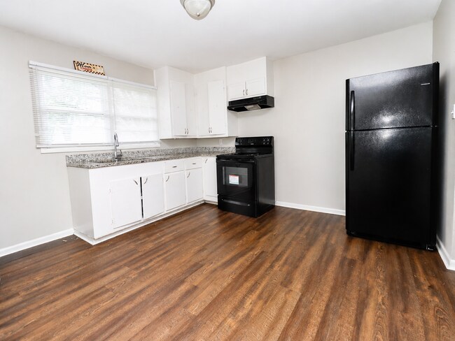 Building Photo - Move-in Special: Receive a $300 gas card with approved application and signed lease.-167 2nd ST S...