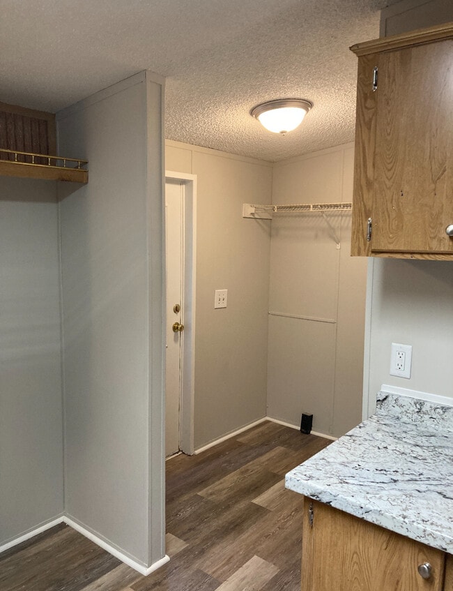 Building Photo - 103 Wade Rd