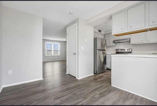 Building Photo - 2818 Avati Dr