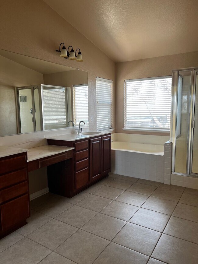 Building Photo - 566 Tioga Pass Ct