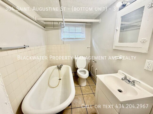 Building Photo - 304 St Augustine St