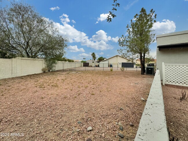 Building Photo - 15036 N Dogwood Ln