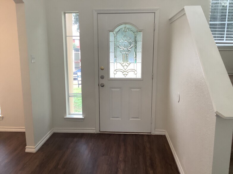 Building Photo - 1704 Gnu Gap