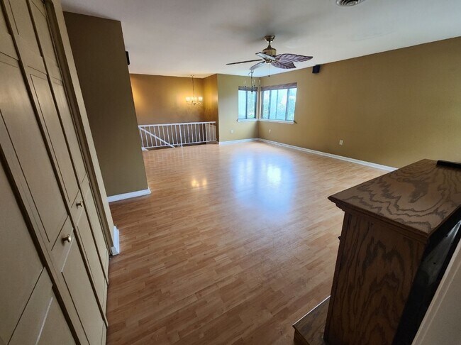 Building Photo - 184 Ridgeview St