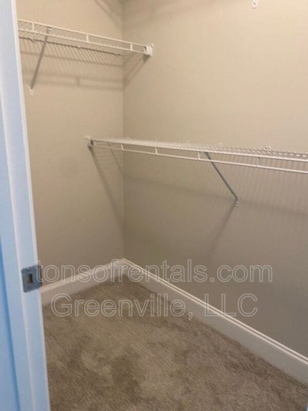 Building Photo - 182 Sherwood Dr