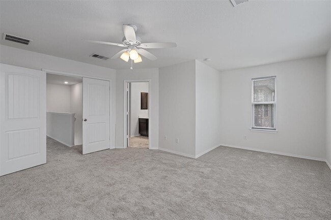 Building Photo - 305 Los Cobos Ln