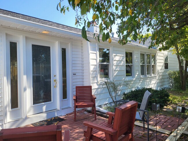 Primary Photo - 319 Shawnee Pl
