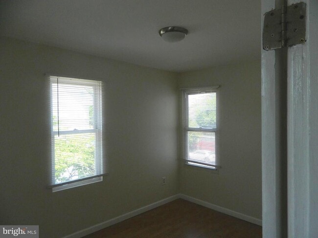 Building Photo - 416 N 5th St