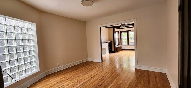 Building Photo - 4856 W Dakin St
