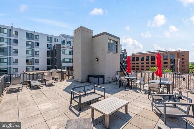Building Photo - 2130 N St NW