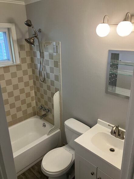 Newly renovated bathroom! - 1285 Commonwealth Ave