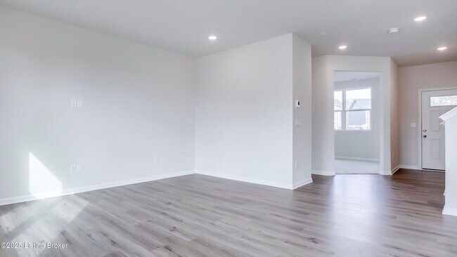 Building Photo - 1850 Washington Blvd