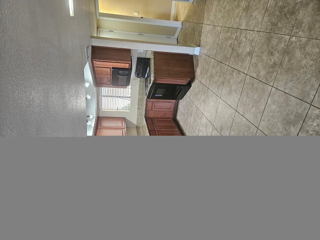 Building Photo - 885 N Granite Reef Rd