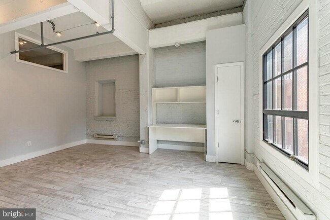 Primary Photo - 408 S 13th St