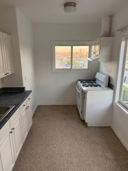 Building Photo - 5164 Imperial Ave