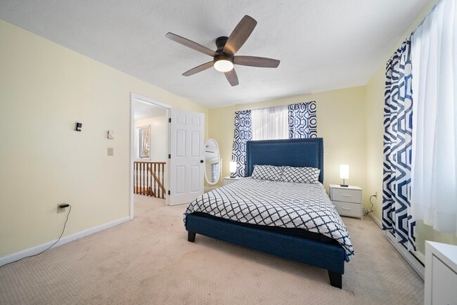 Building Photo - 21 Vlg W Dr