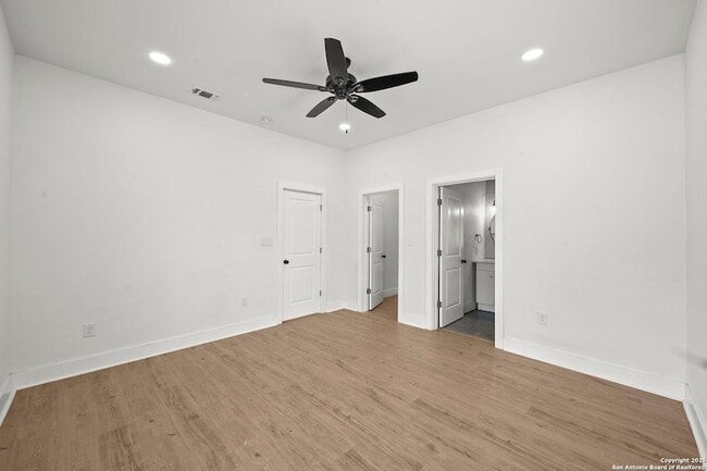 Building Photo - 725 Westfall Ave