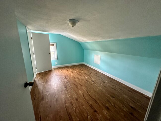 Building Photo - 125 Holbrook Rd