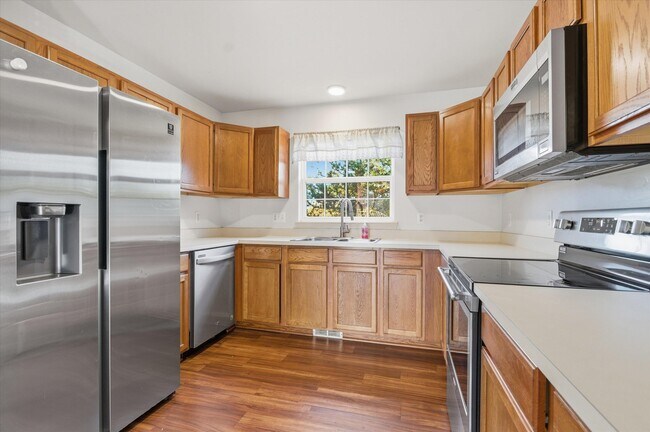 Building Photo - 6342 Trumpeter Ln