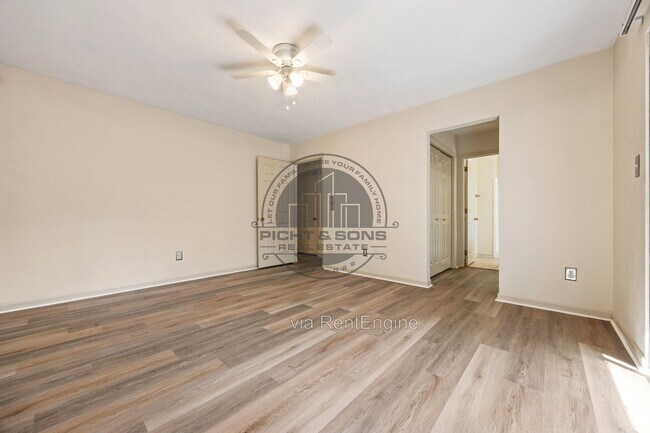 Building Photo - 3301 Lemoyne Ct