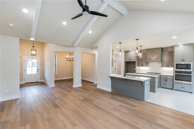 Building Photo - 2104 Dagan St