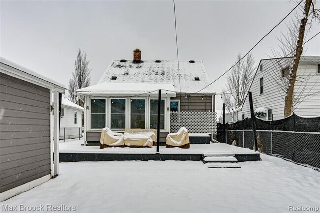 Building Photo - 1460 Cole St