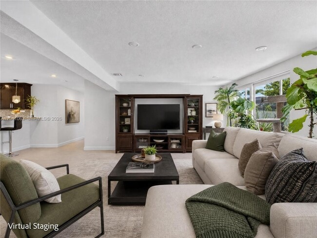 Building Photo - 16641 Royal Poinciana Dr