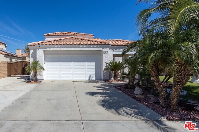 Building Photo - 46374 Willow Ln