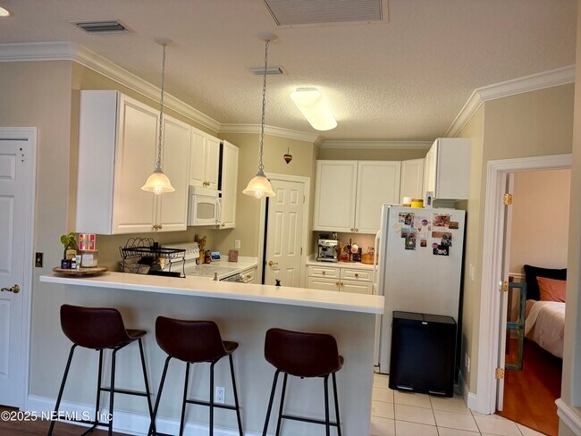 Building Photo - 169 Sunset Cir N