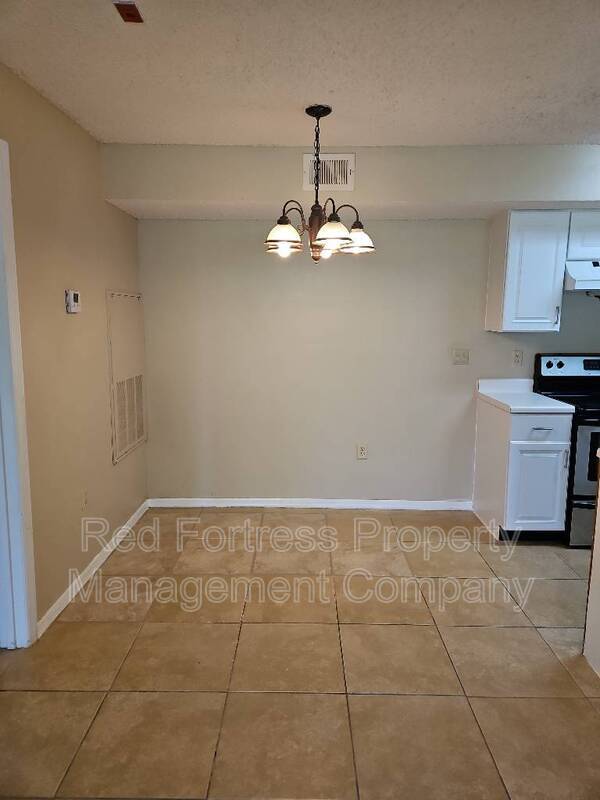 Building Photo - 12561 Equestrian Cir