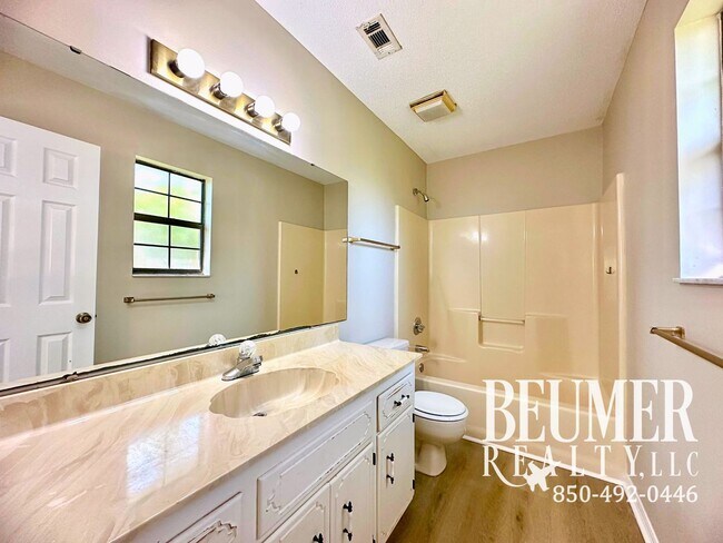 Building Photo - 5027 Shoshone Dr