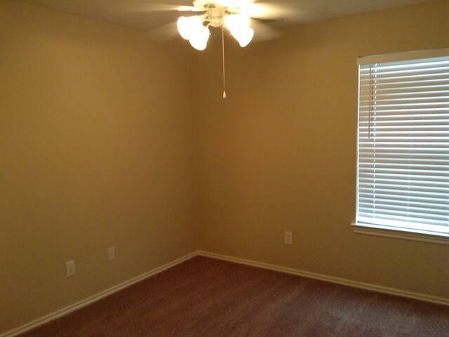 Building Photo - 24438 Schivener House Ln