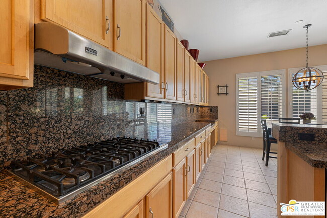Building Photo - 40870 Avenida Rosario