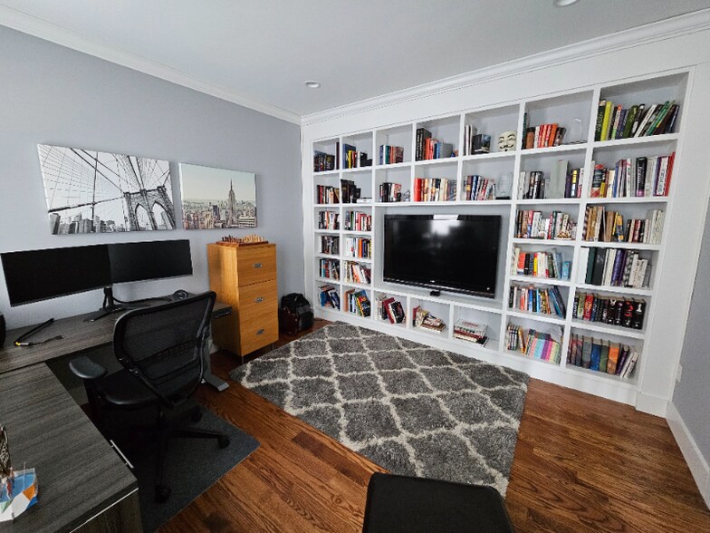 Building Photo - 25 Meridian Ridge Dr