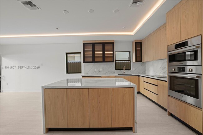 Building Photo - 3187 SW 23rd St