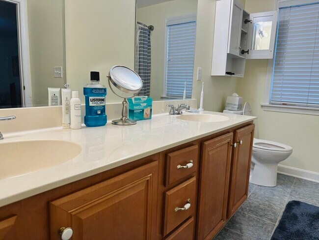 Building Photo - 209 Adams St