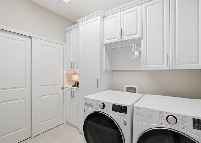 Building Photo - 12720 Sorrento Wy