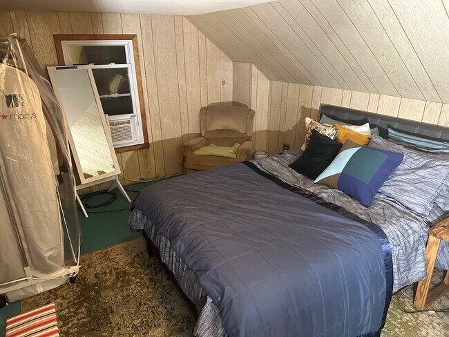 Building Photo - 2069 Elbur Ave