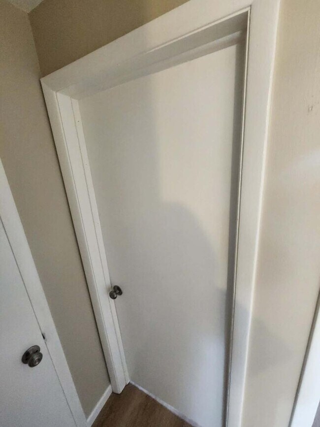 Building Photo - 1654 Abbott Rd