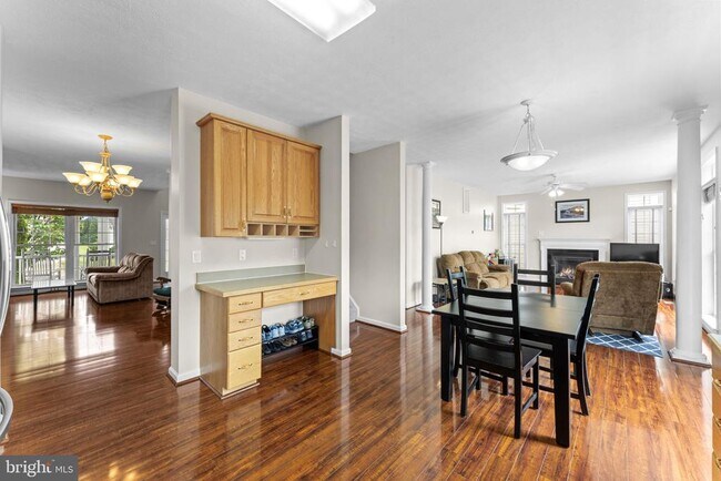 Building Photo - 10 Everglades Ln